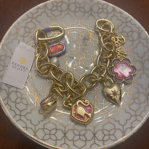 ❤️KENDRA SCOTT BARBIE CHARM BRACELET ❤️ - Picture 3 of 4